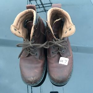 Men’s sz 7.  Women’s sz 9 Dr Marten made England